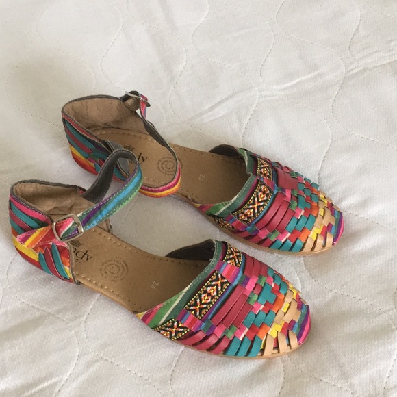 Like new rainbow huaraches! - Picture 2 of 4